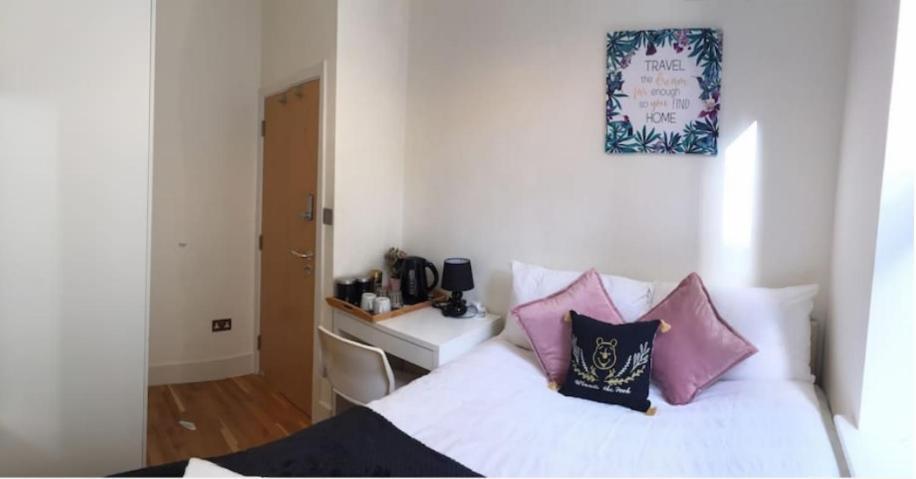 Comfy Private Bedrooms Near Euston Station, Central Лондон Экстерьер фото