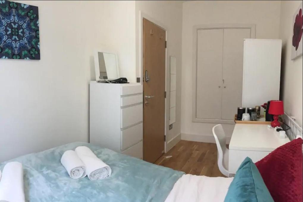 Comfy Private Bedrooms Near Euston Station, Central Лондон Экстерьер фото