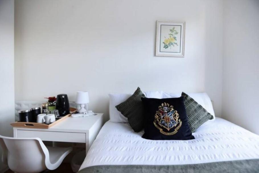 Comfy Private Bedrooms Near Euston Station, Central Лондон Экстерьер фото
